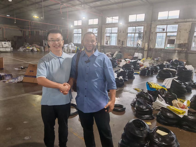 Mons Leone Customers multum laudatur Productio Capacitas et Product Quality Per Factory Visita